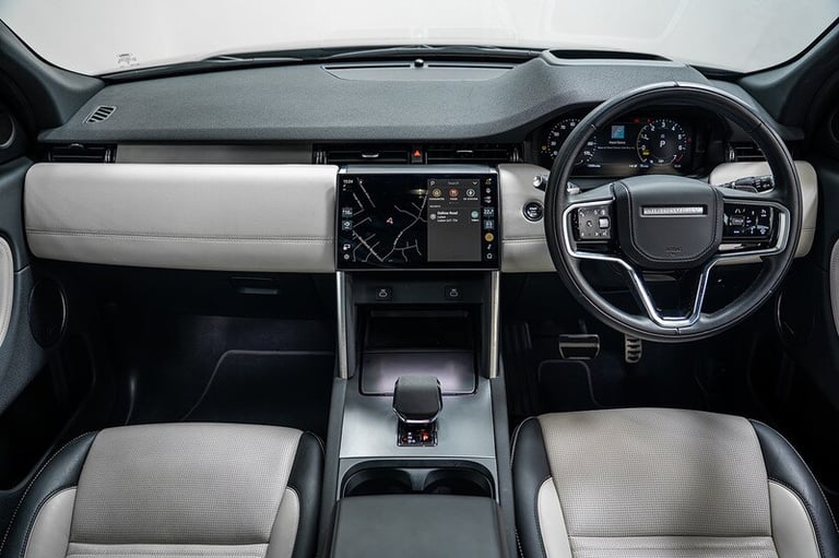 2024 Land Rover Discovery Sport P300e Dynamic HSE SUV HYBRID Automatic
