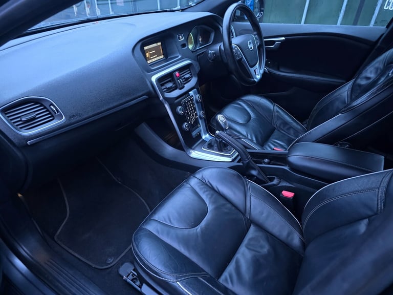 2013 Volvo V40 D3 R DESIGN 5dr HATCHBACK Diesel Manual