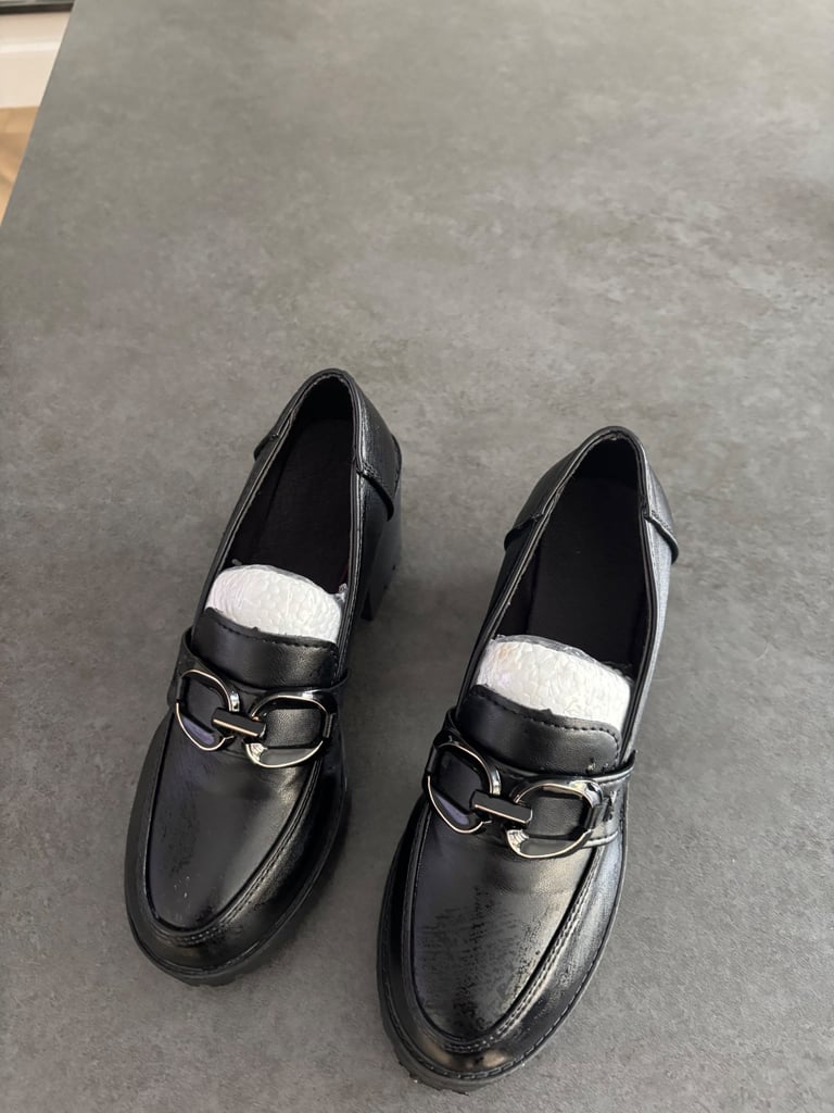 Ladies platform shoes
