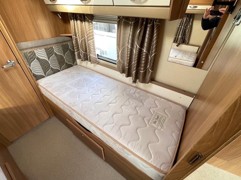 Swift Conqueror 565 4b