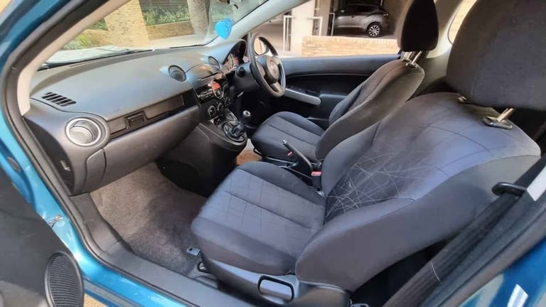 Mazda, 2, Hatchback, 2012, Manual, 1.3 Petrol + SOLID 