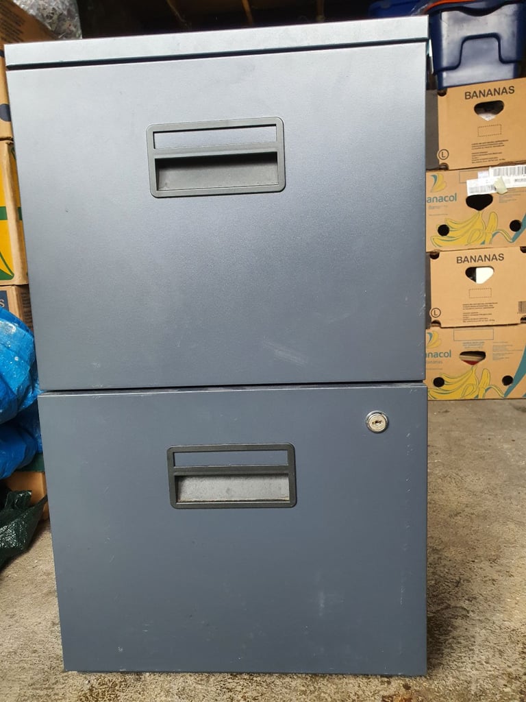 Metal Filing cabinet 