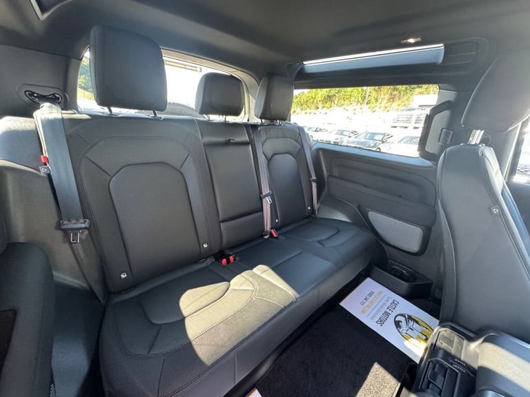 2022 72 LAND ROVER DEFENDER 3.0 D250 MHEV X-DYNAMIC SE 3dr Diesel 18,500 miles