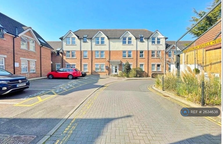 image for 2 bedroom flat in Tregonwell Close, Bournemouth, BH2 (2 bed) (#2634638)