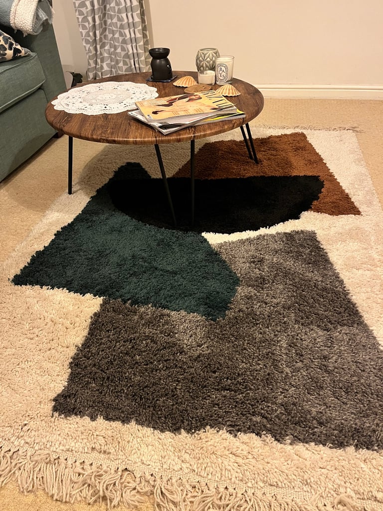 Very stylish rug for sale, immaculate condition!!