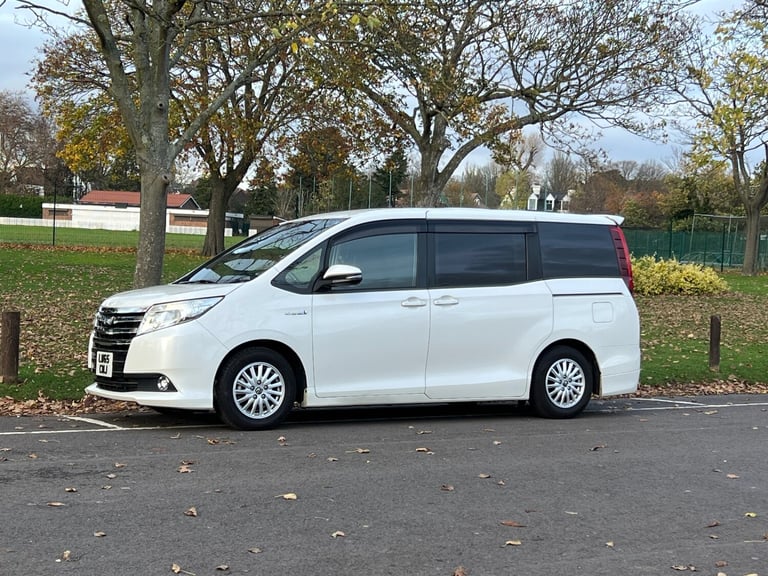2015 Toyota Noah MPV Hybrid Electric  Automatic
