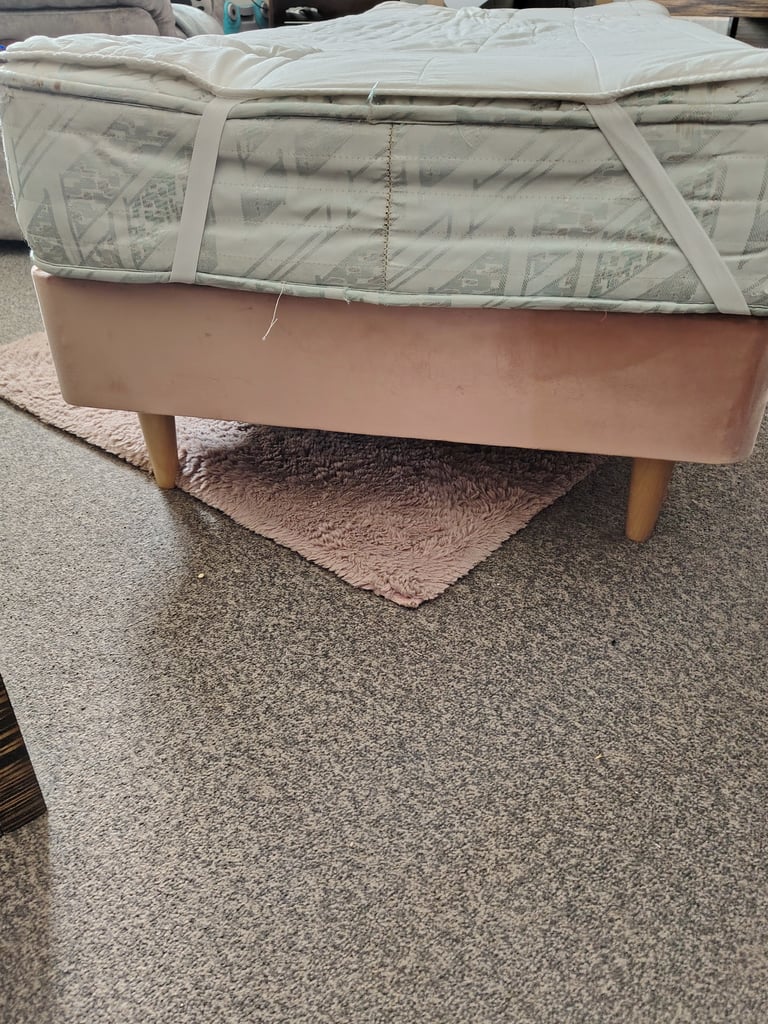Small Single bed 2'6