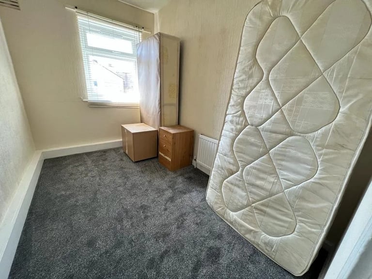 Newly Refurbished 3 Bedroom Terraced House to Let in Eastham, E6 