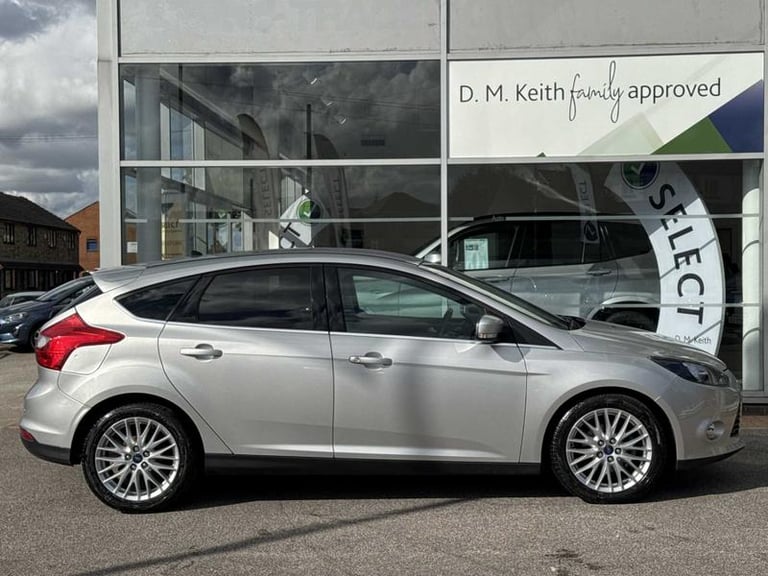 2014 Ford Focus 1.6 125 Zetec Navigator 5dr Powershift HATCHBACK PETROL Automatic