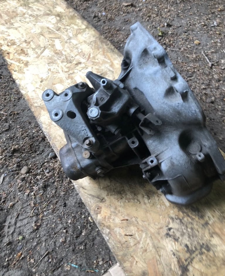 VAUXHALL ASTRA H  5 SPEED MANUAL GEARBOX F17, 1.6 ,1.8 PETROL