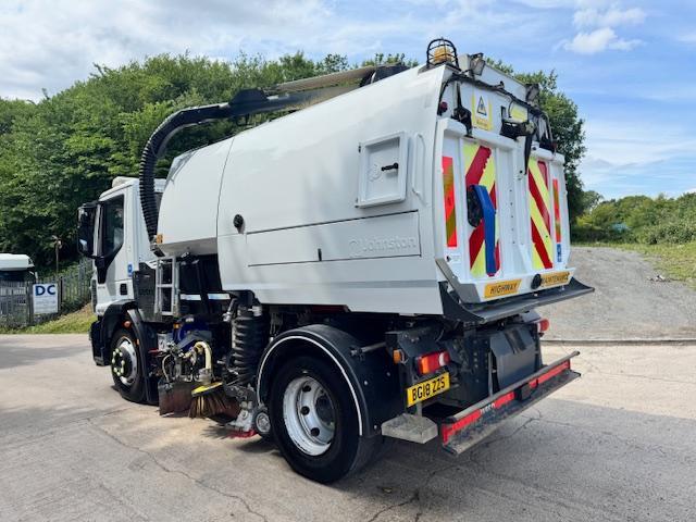 2018 18 Iveco Eurocargo 150-220 E6 Johnston VT651 dual sweep gully arm