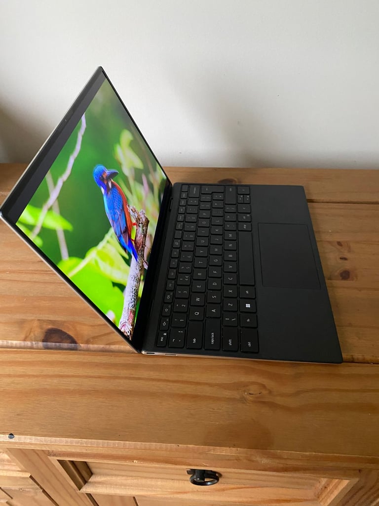 Dell XPS 9300 Laptop, Intel i7, 16gb Ram, 512gb SSD, Windows 11 Pro, with Office Pro Plus 2024