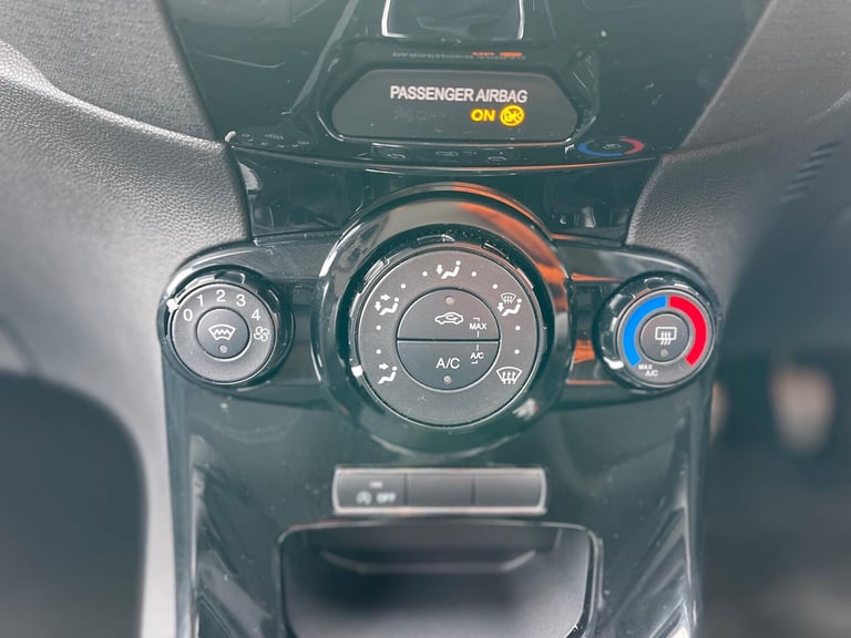 FORD FIESTA 1.0 T EcoBoost Zetec 2015