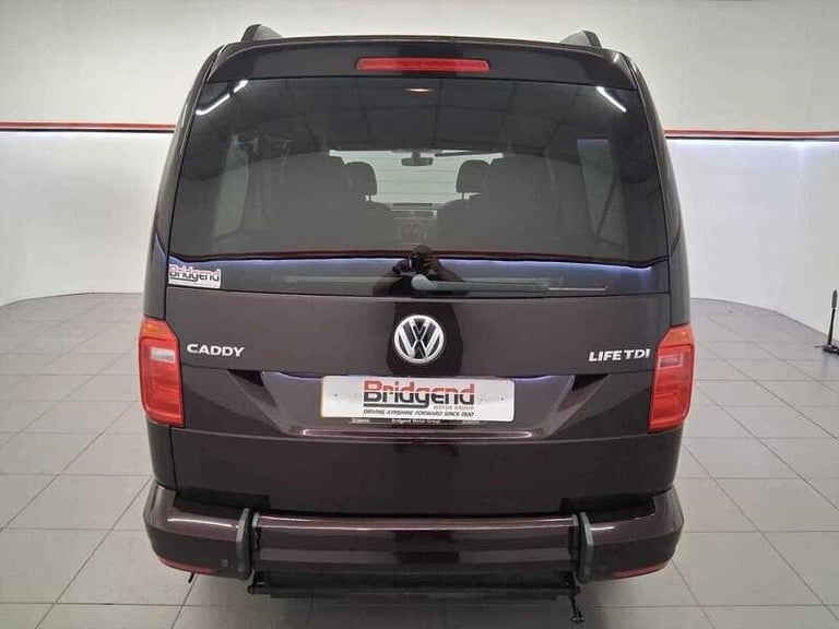 2017 Volkswagen Caddy 2.0 TDi C20 Maxi Combi WAV 5 Seats 5dr MPV Diesel Manual