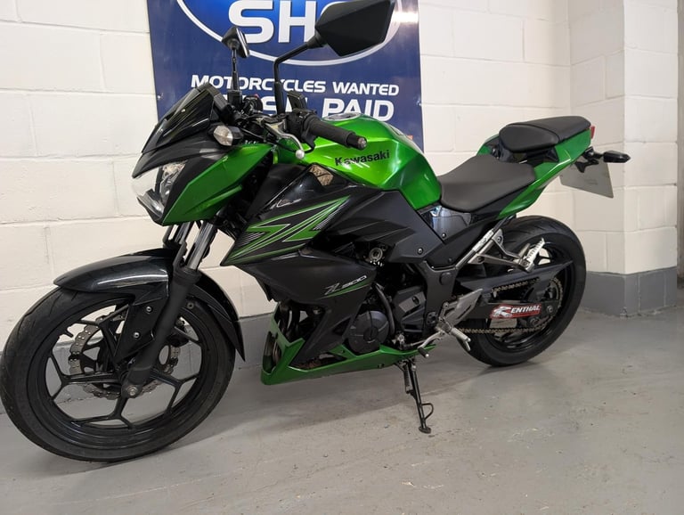Kawasaki ER Z300 abs 2015 A2 license friendly bike. Mot October 2026  FSH 