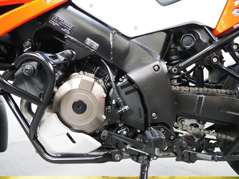 2020 Suzuki V Strom 1050 RC DL1000 XT 15k ,crash bars great adventure bike