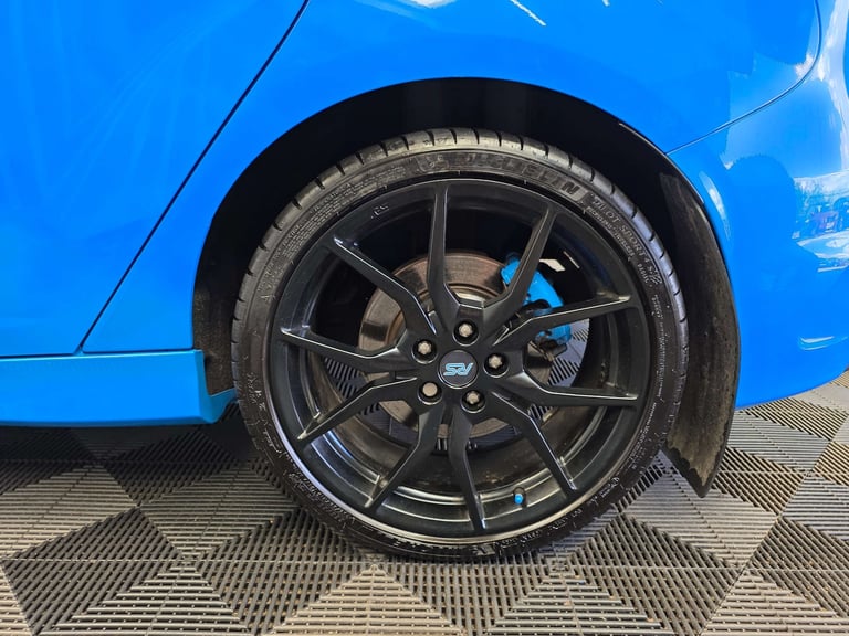 2017 Ford Focus 2.3T EcoBoost RS Hatchback 5dr Petrol Manual AWD Euro 6 (s/s) (350 ps) Hatchback ...