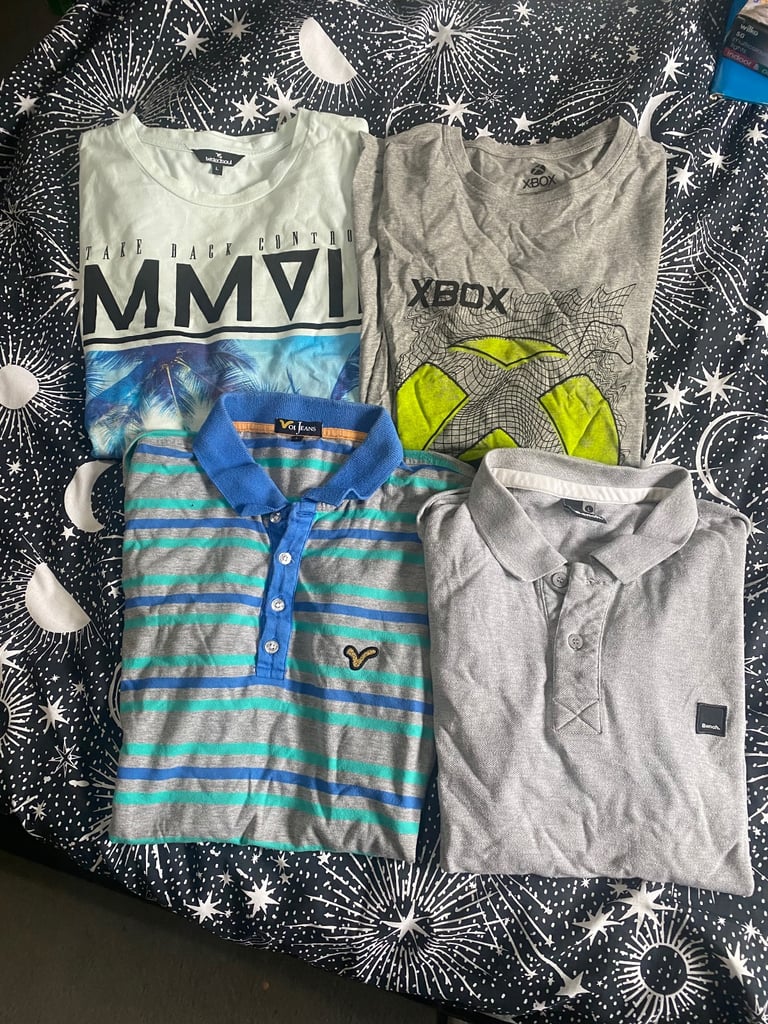image for 4 various T-shirts size large only £5