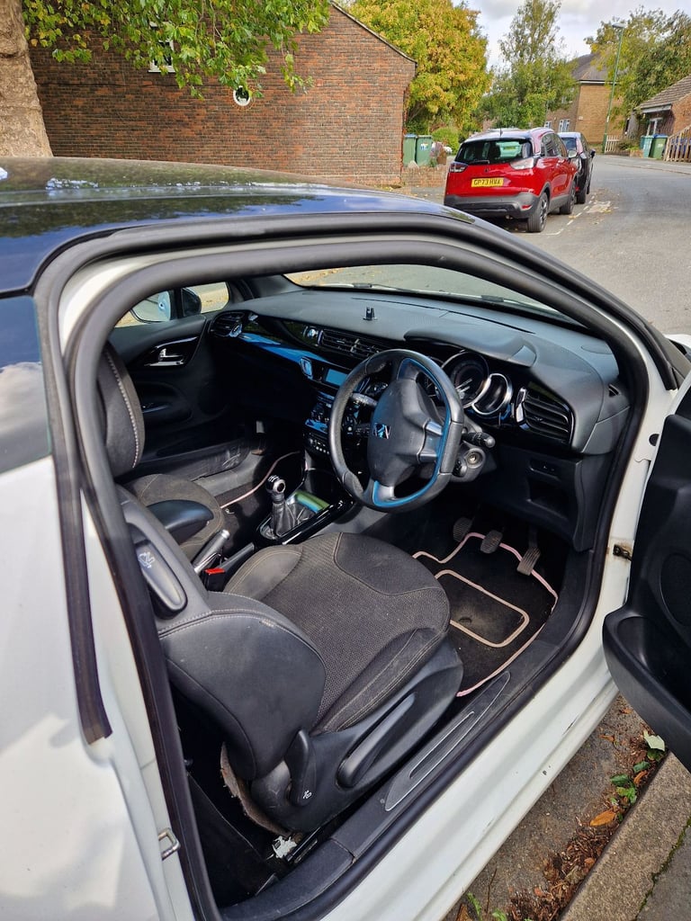 Citroen, DS3, Hatchback, 2012, Manual, 1560 (cc),3 doors - Image 9