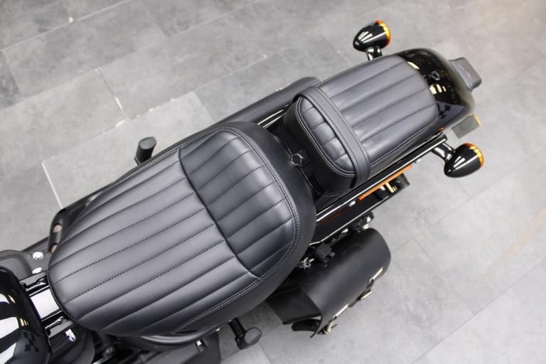 2021 Harley-Davidson FXBBS Softail Street Bob in Vivid Black