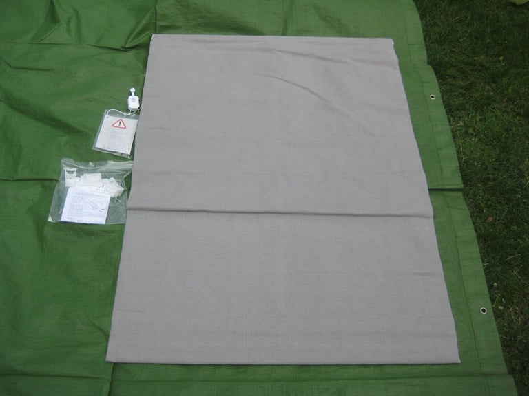 image for BRAND NEW Laura Ashley High Quality Pale Charcoal Roman Lined Blind 101 cm Drop & 75 cm Wide for £10