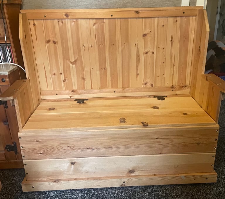 Pine Monks bench settle seat with storage