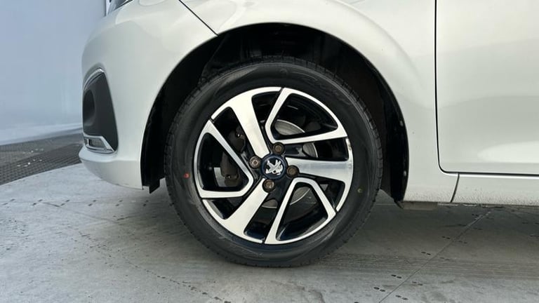 2018 Peugeot 108 1.0 72 Collection 5dr HATCHBACK PETROL Manual