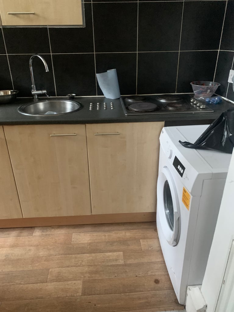One bedroom flat to rent in central Halifax 