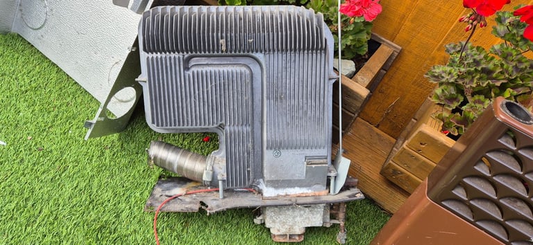 CARVER TRUMATIC SLP3002 gas heater for camper caravan motorhome.