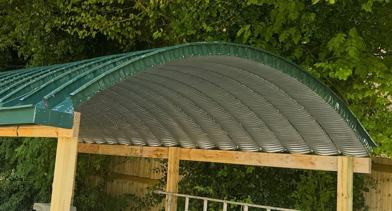 4m × 8m Galvanized Curved Self-Supporting Steel Roof – Ideal for Carport, Shed, or Canopy