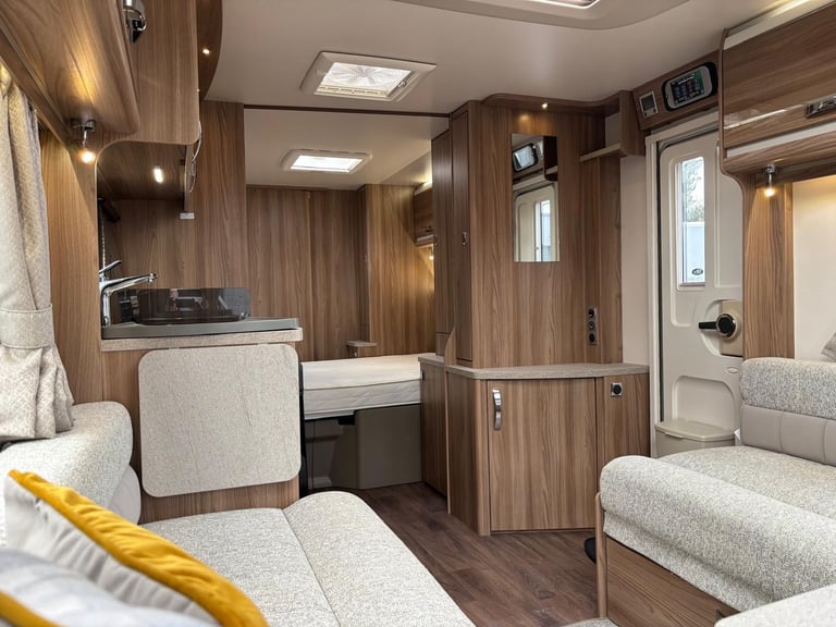 2020 Swift Fairway Platinum 880 8ft Wide, Transverse Island Fix Bed WAS £21,995
