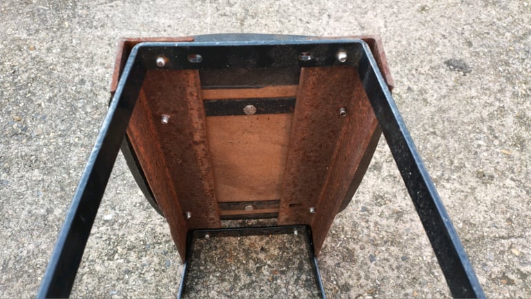 carp fishing bank seat chair lorry car mechanic breakdown recovery