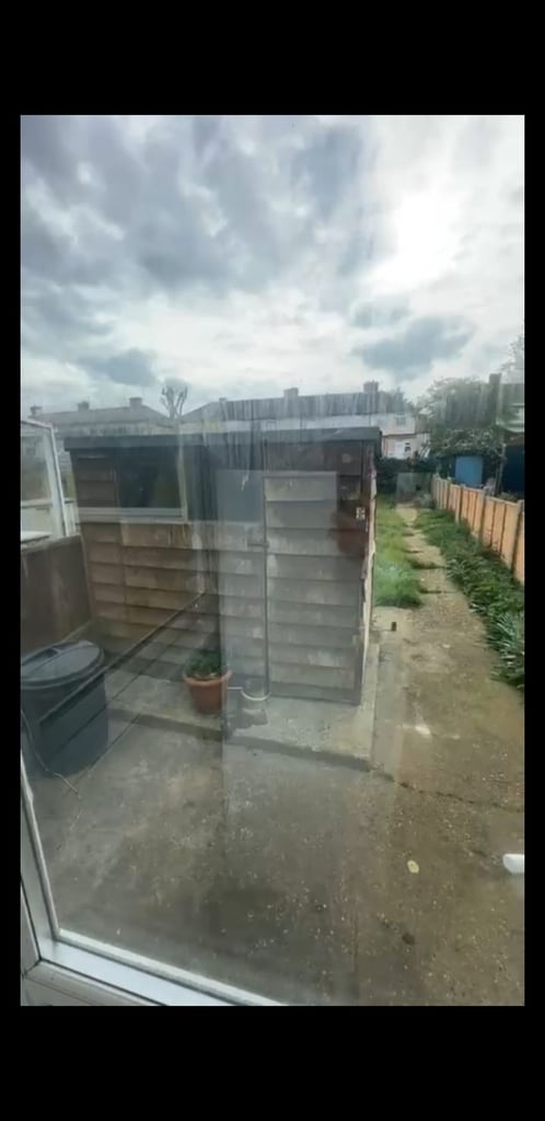 3 bedroom house with garden & driveway in Dagenham RM10 9YN