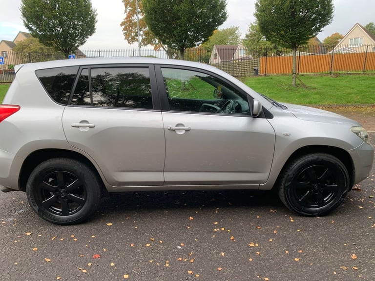 image for TOYOTA RAV4 XTR 2LITRE VVT-I ULEZ COMPLIANT FULL MOT 
