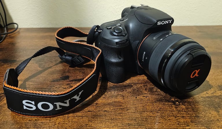 Sony Alpha 58 digital camera with 4GB SD card + 35-700mm zoom lens