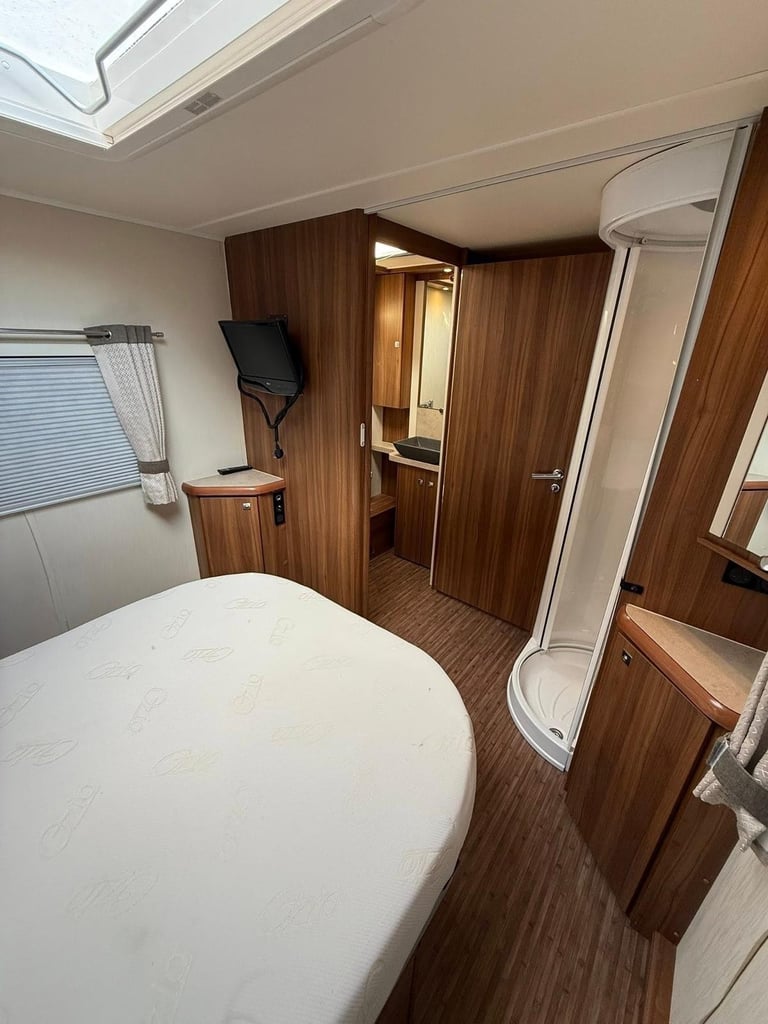 2015 BUCCANEER CARAVEL - 4 BERTH CARAVAN 
