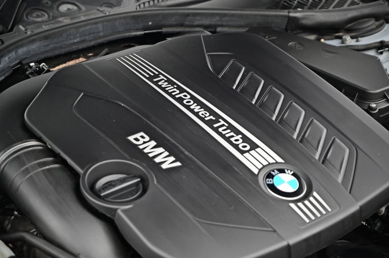BMW 330d SE 3.0 DIESEL AUTO 5DR TOURING/ESTATE 2014 [14] BLUE