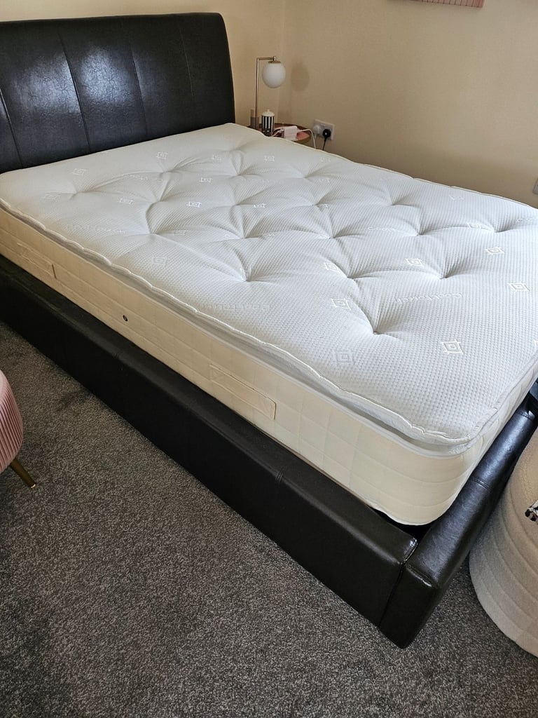 Georgia ottoman double bed