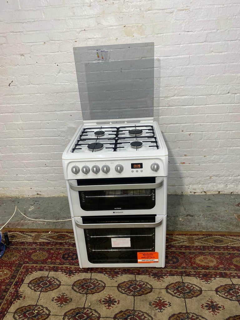 Beautiful HotPoint 60CM White Gas Cooker Oven/Grill For Sale Good Condition £l