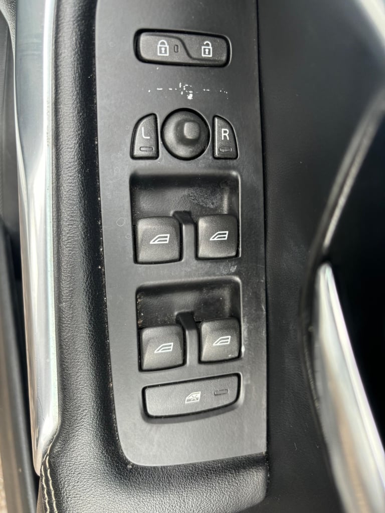 2014 Volvo V40 T3 R DESIGN 5dr HATCHBACK PETROL Manual