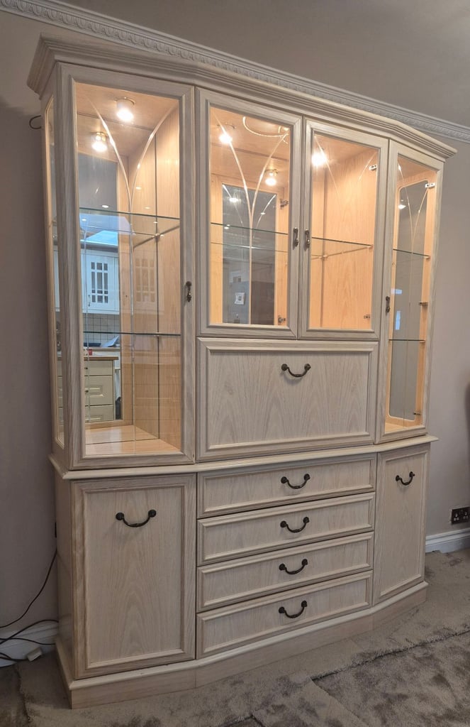 G Plan Limed Oak Large Display Mirrored Cabinet in limed oak with lighting and glass doors.