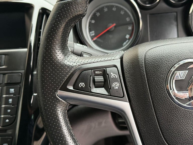 2016 VAUXHALL ASTRA GTC 1.6 i Turbo Limited Edition Black Manual Petrol