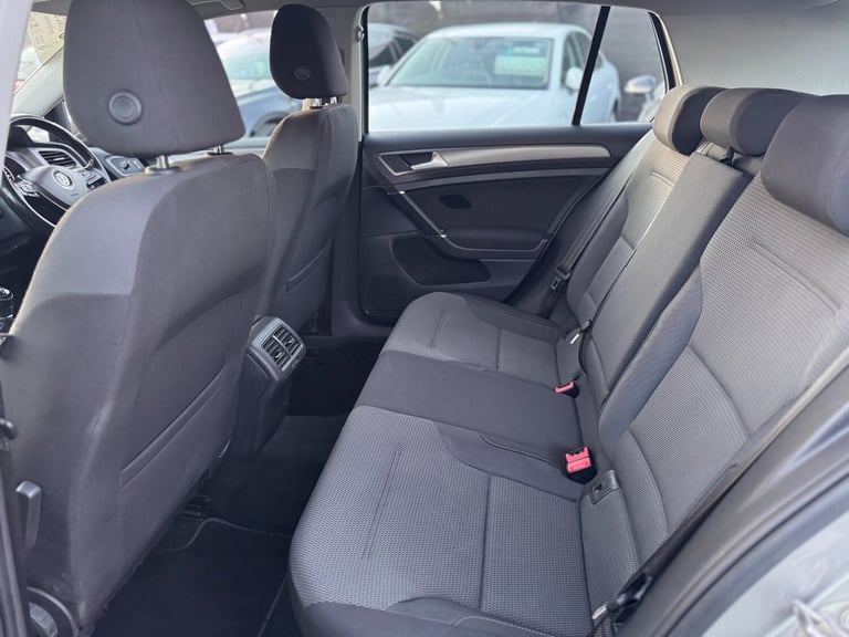 2013 Volkswagen Golf 1.6 TDI 105 SE 5dr HATCHBACK Diesel Manual