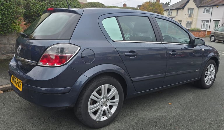 Vauxhall astra 1.8 5dr nissan toyota skoda Volkswagen honda peugeot ford suzuki citroen renault