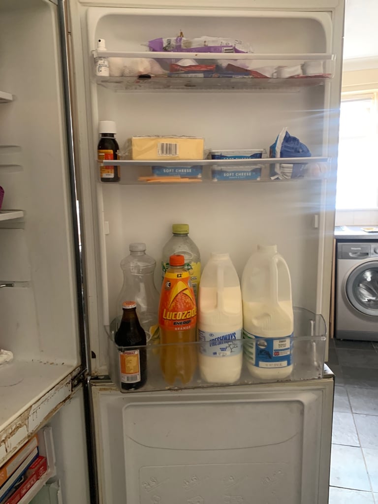 Hotpoint fridge freezer (SECOND HAND)