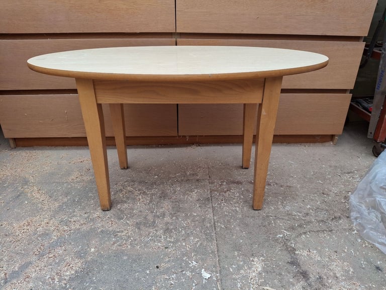 Small but tidy oval coffee table