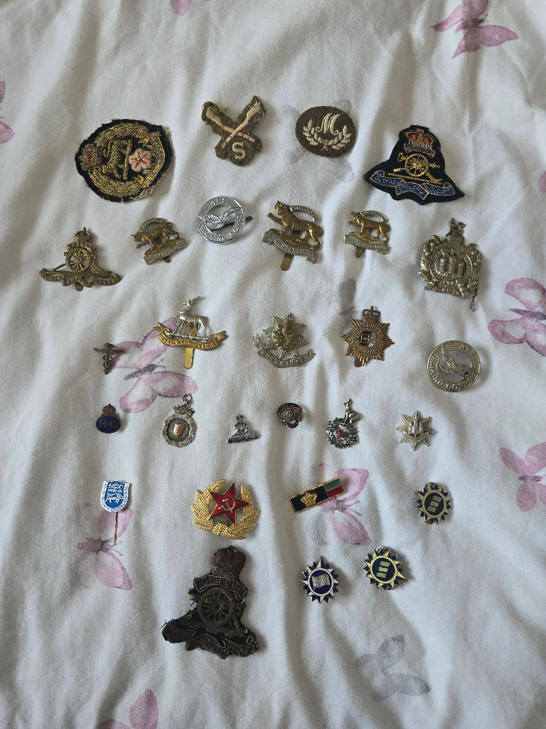 image for Army cap badges