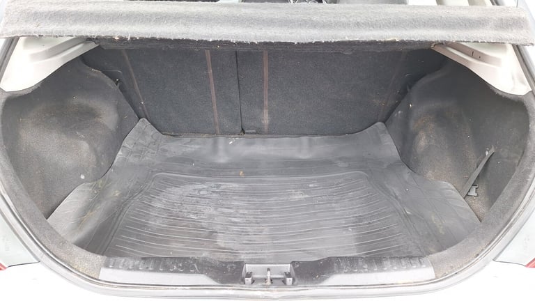 2005 Honda Civic 1.6 i-VTEC Executive Automatic 5-Door From £2,695 + Retail Package HATCHBACK Pet...