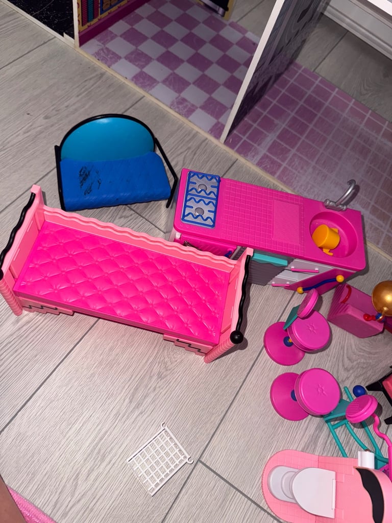 LOL doll house with furniture