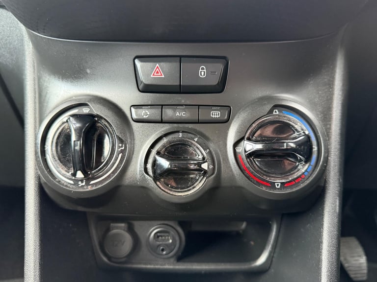 2016 Peugeot 208 1.2 PureTech Allure Euro 6 (s/s) 3dr HATCHBACK Petrol Manual